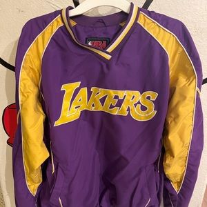 Lakers Pullover Size : Medium